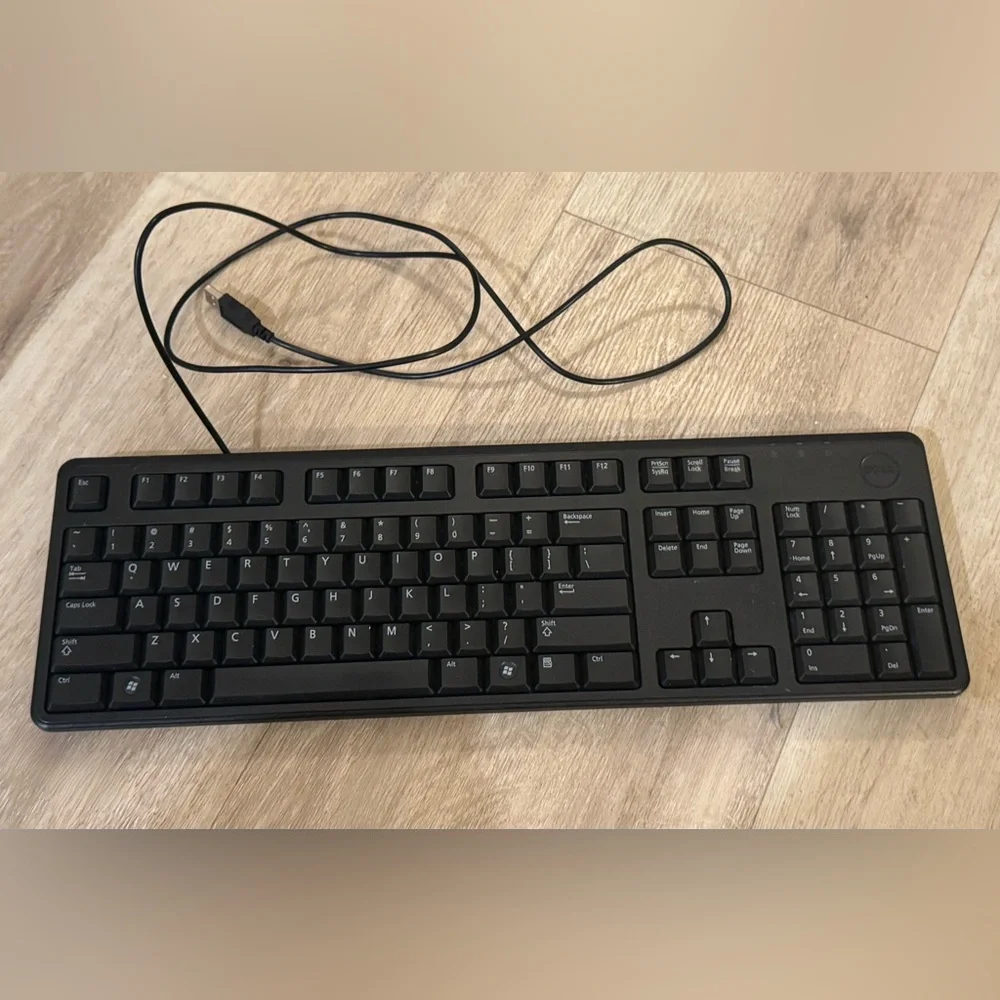 Dell KB212-B USB Wired Keyboard in Excellent Used Condition